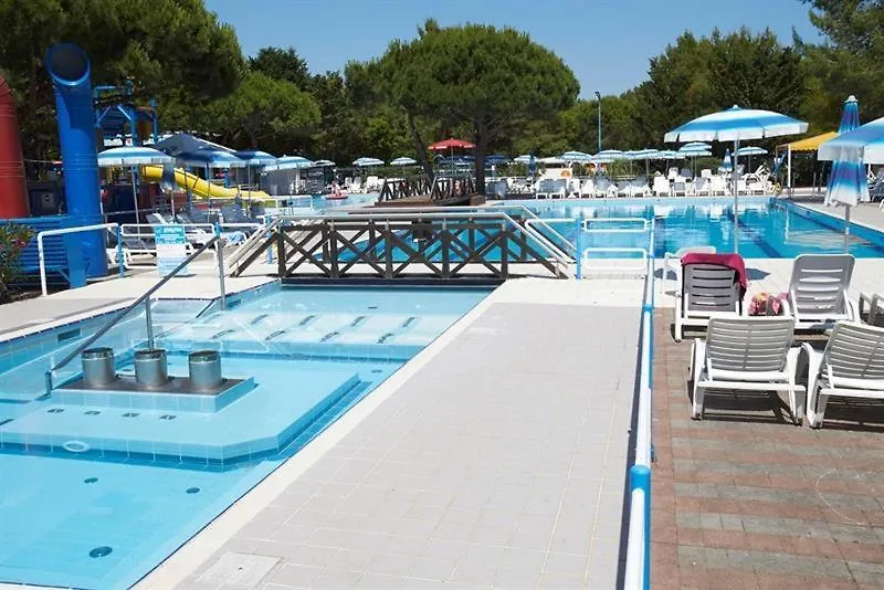 Campsite Victoria Mobilehome In Camping Village Mediterraneo Cavallino-Treporti