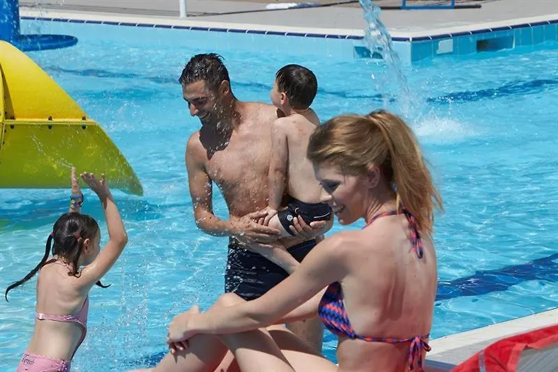 Campsite Victoria Mobilehome In Camping Village Mediterraneo Cavallino-Treporti